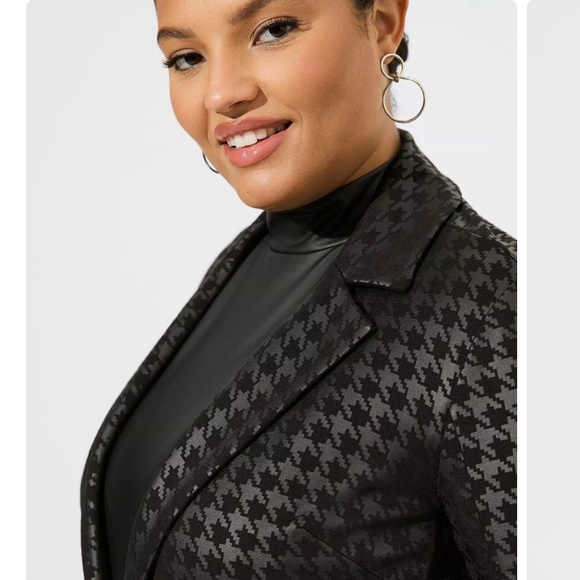 NWOT Torrid Studio Luxe Ponte Relaxed Blazer, black Houndstooth Size 00 M/L - Picture 2 of 15